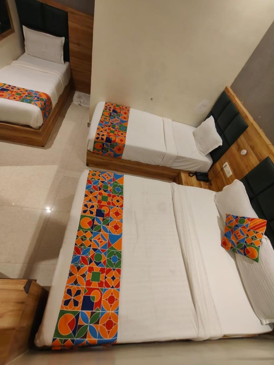 Hotel Sun City Near Saifee Hospital And Hn Reliance Mumbai Kültér fotó
