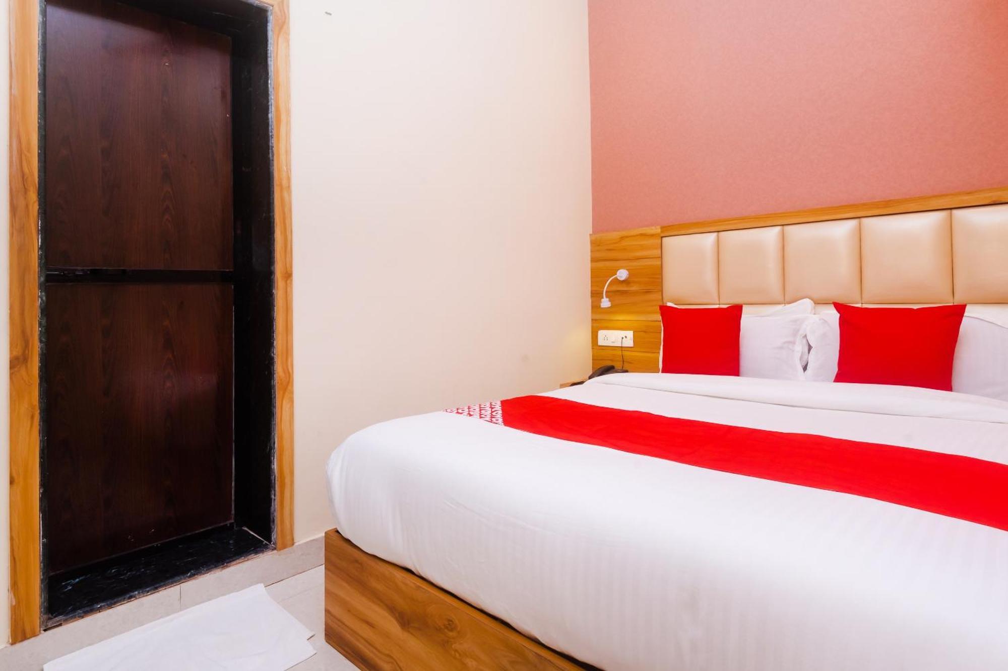 Hotel Sun City Near Saifee Hospital And Hn Reliance Mumbai Kültér fotó